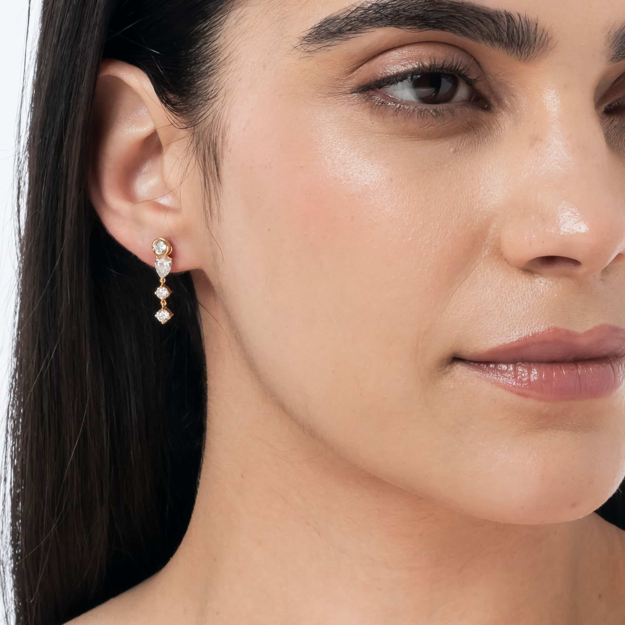 Iris Grande Round Stud