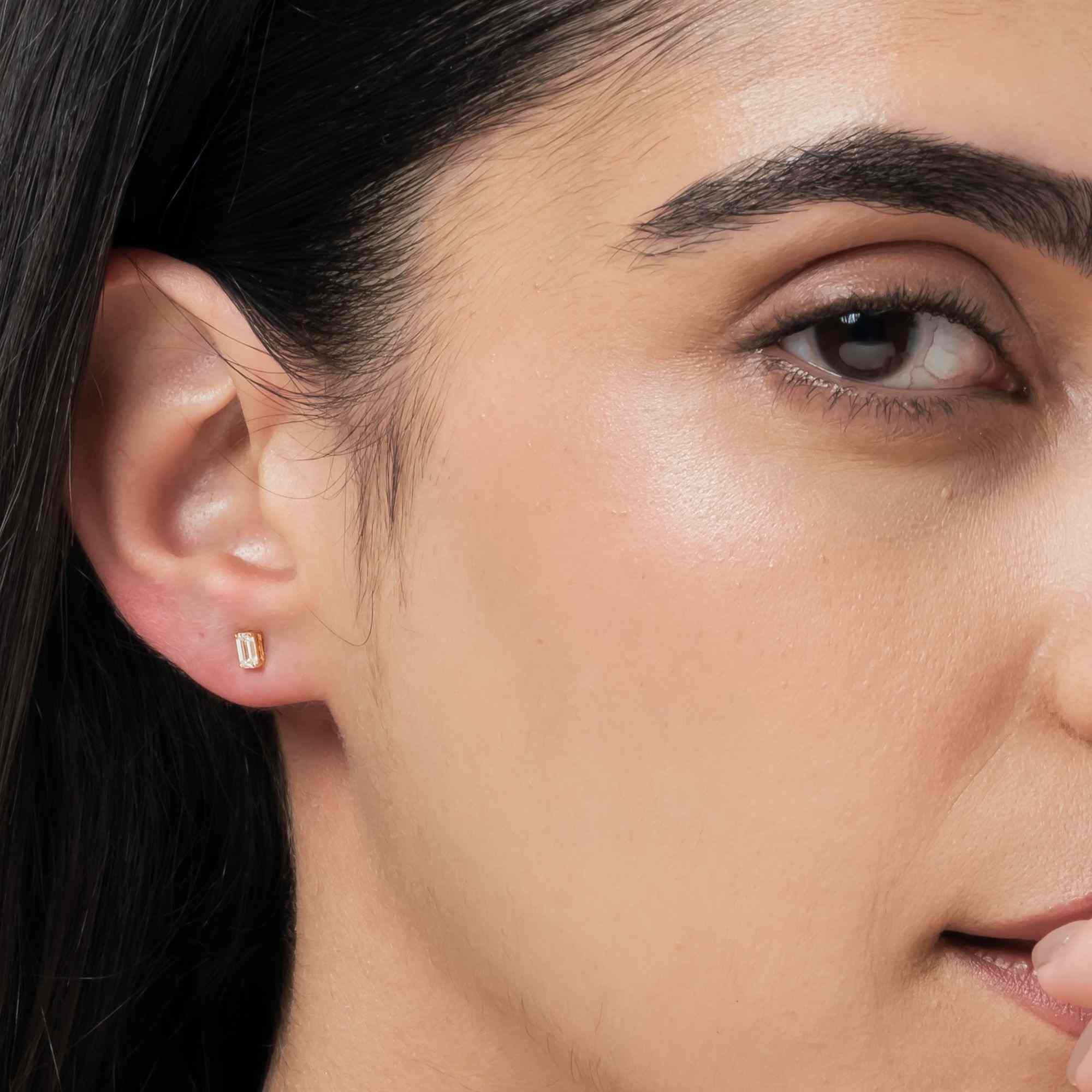 Vera Emerald Stud